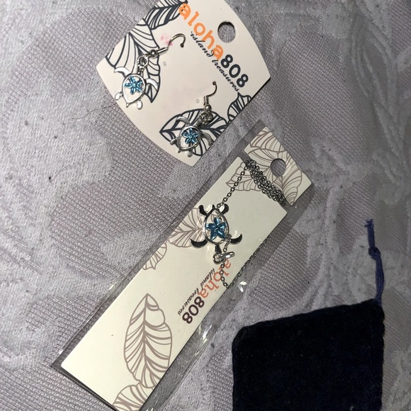 Turtle/ blue flower necklace & earrings set from Hawaii!! - Picture 1 of 3